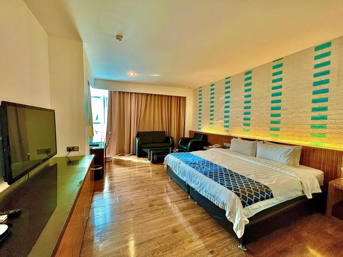 New World Express Motel Bintulu Zewnętrze zdjęcie