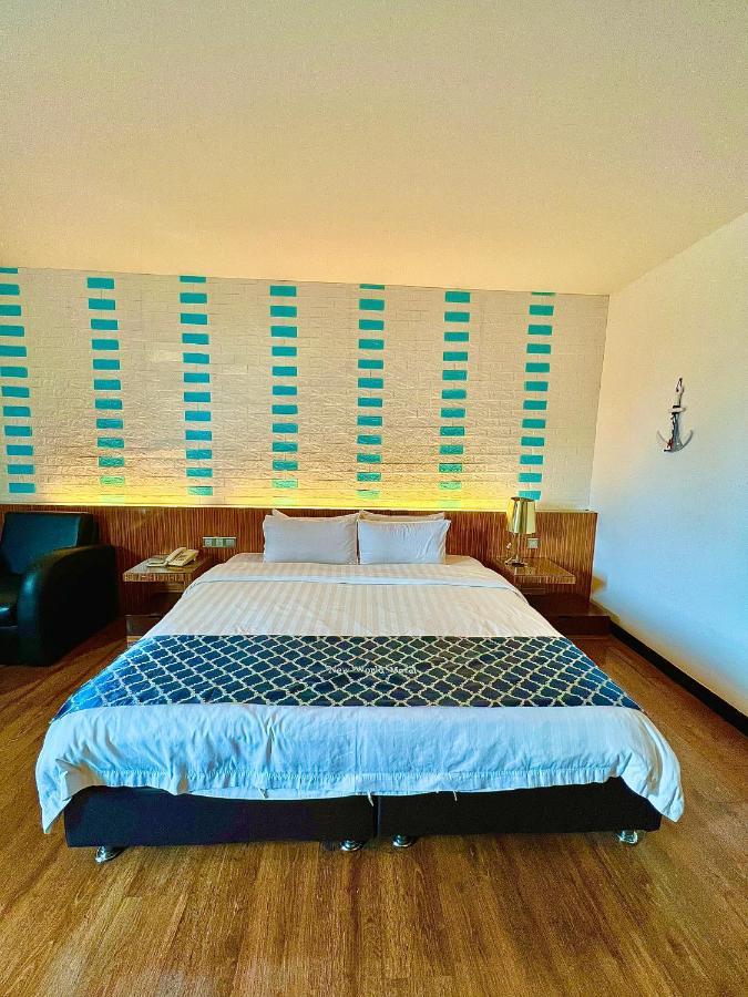 New World Express Motel Bintulu Zewnętrze zdjęcie