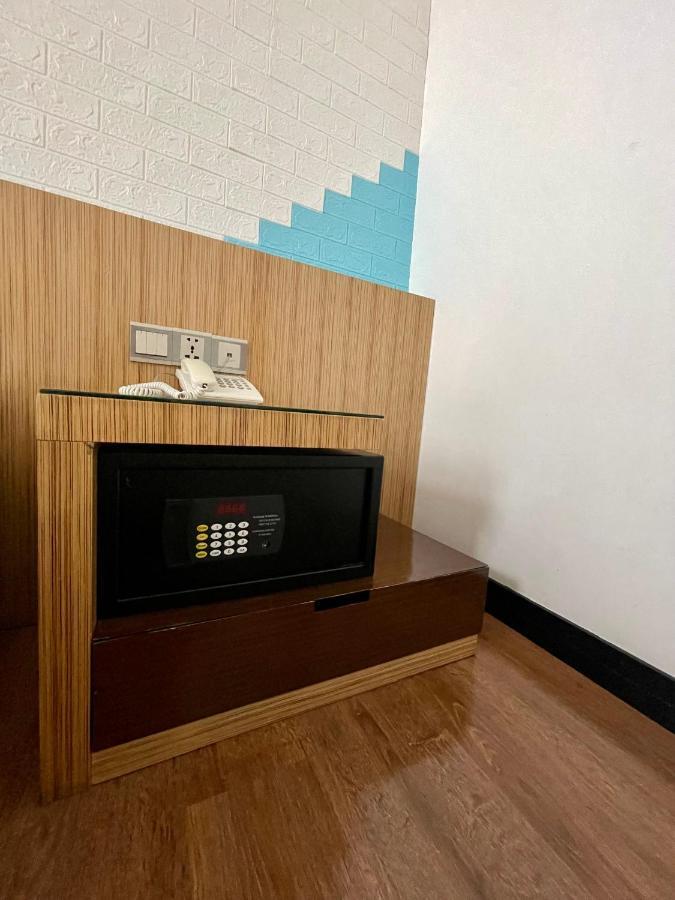 New World Express Motel Bintulu Zewnętrze zdjęcie